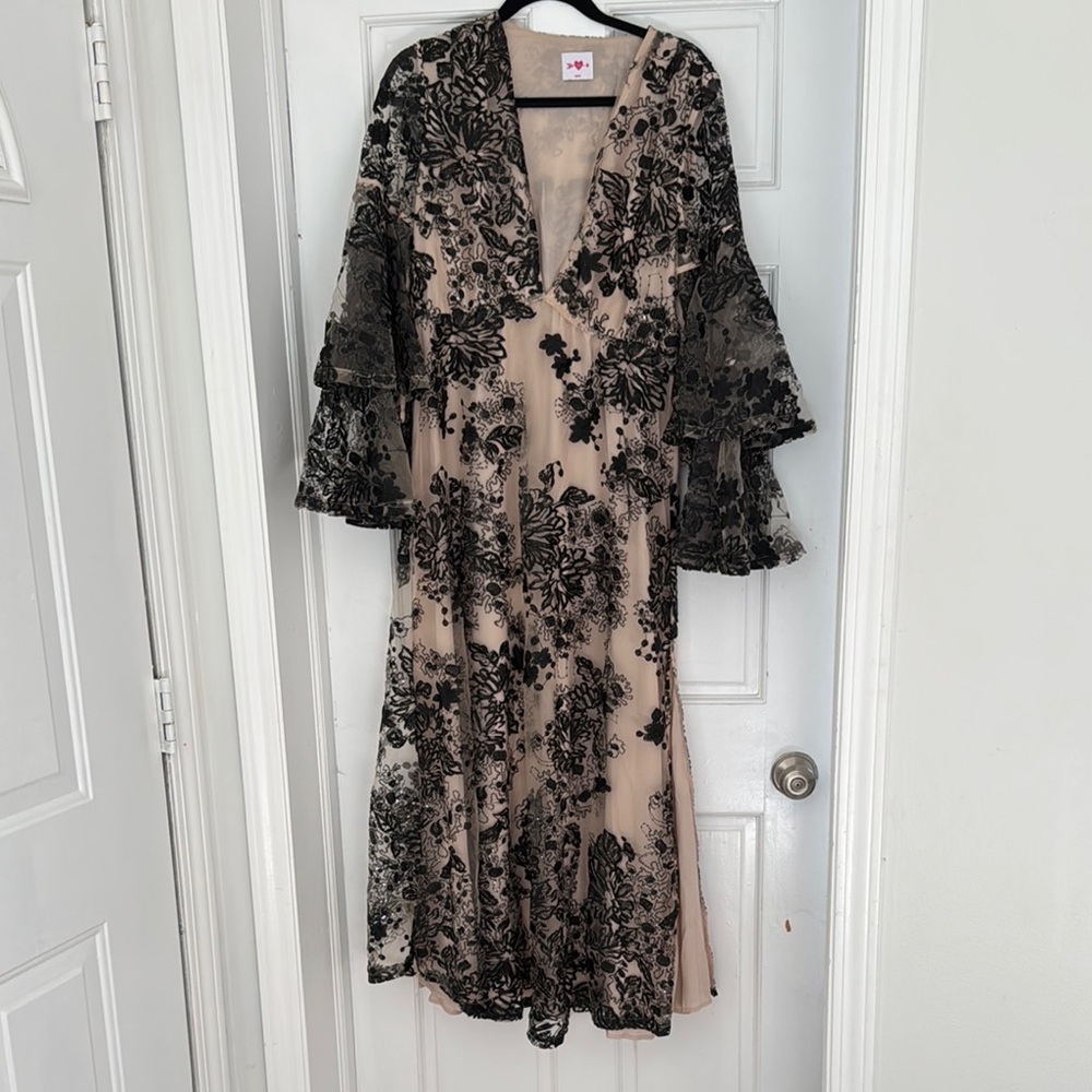 Elegant Black Floral Lace Dress